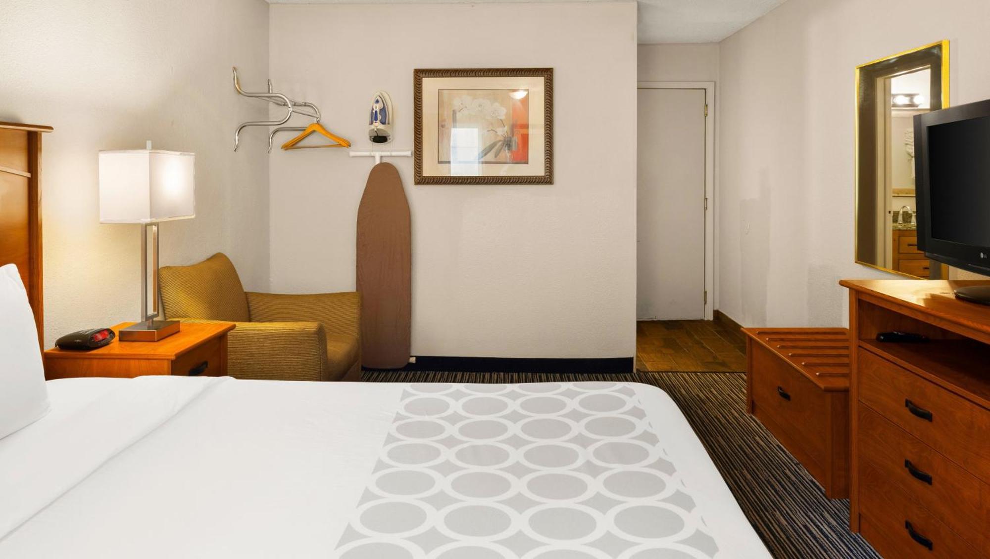 Magnuson Hotel Detroit Airport Romulus Extérieur photo