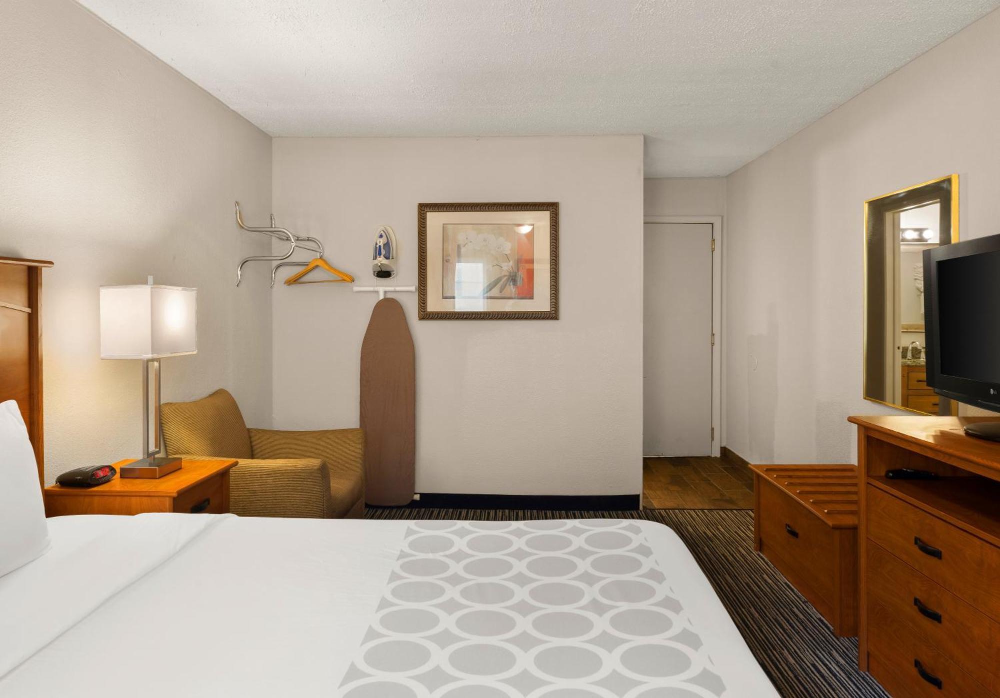 Magnuson Hotel Detroit Airport Romulus Extérieur photo