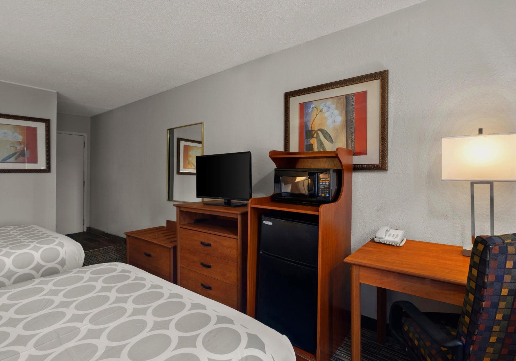 Magnuson Hotel Detroit Airport Romulus Extérieur photo