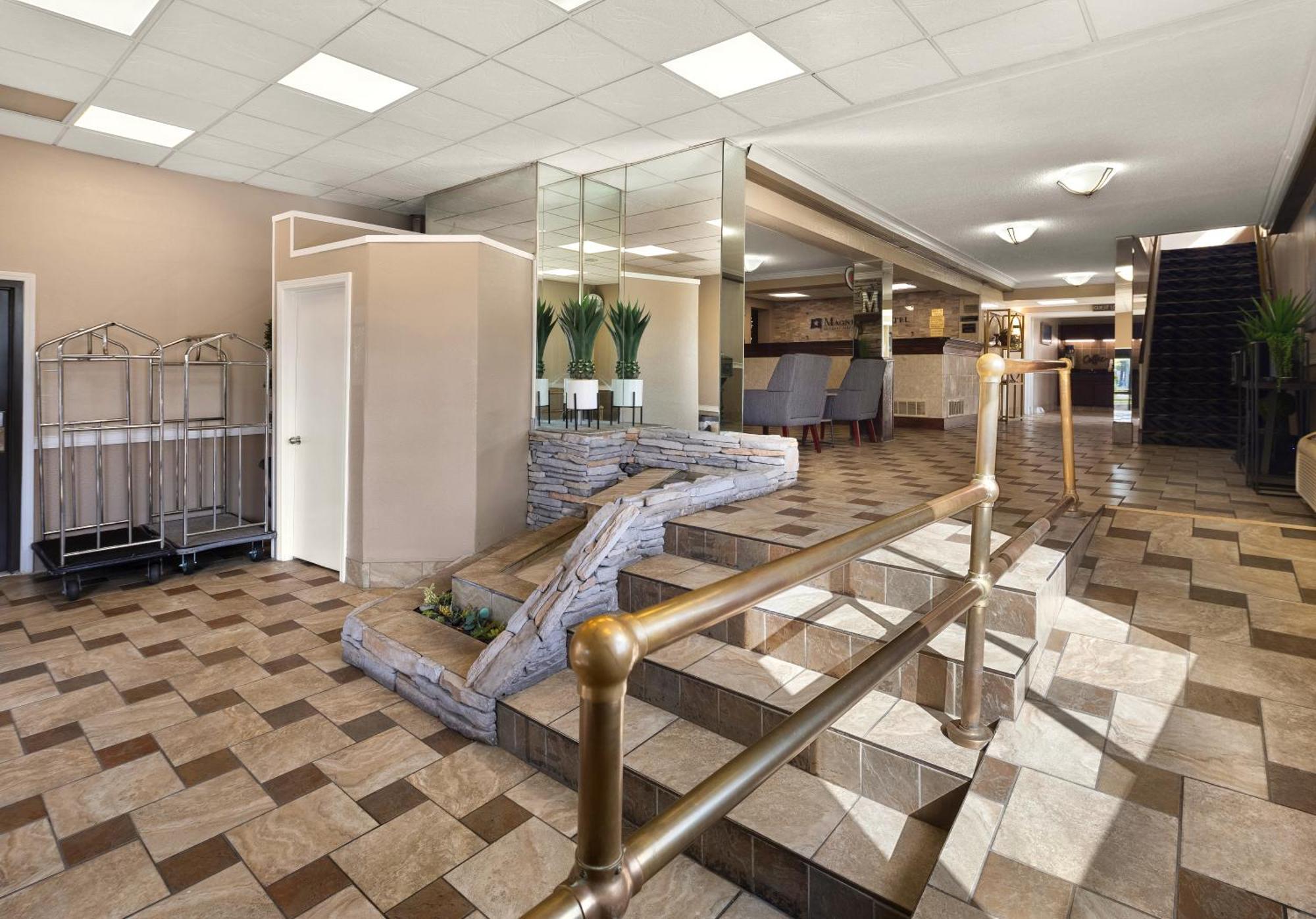Magnuson Hotel Detroit Airport Romulus Extérieur photo